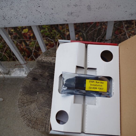 New In Box Belkin USB NetWork Adapter - Picture 6 of 6